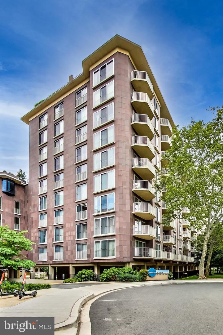 560 N St SW #N903
