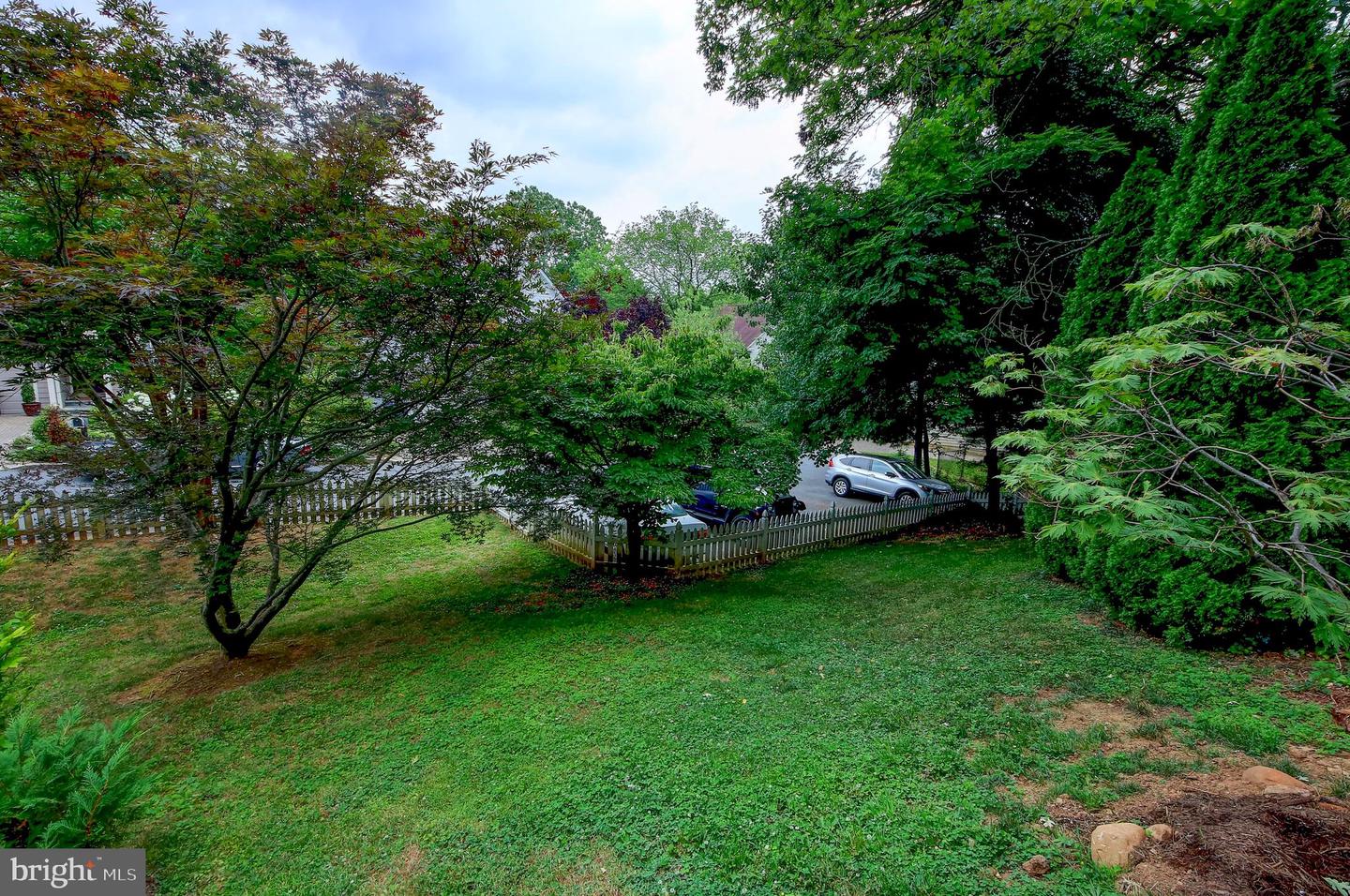 5005 MacArthur Ct NW