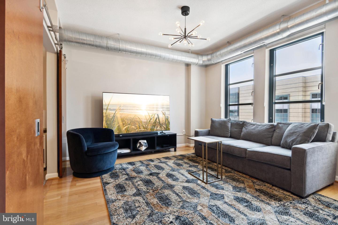 1390 Kenyon St NW #519