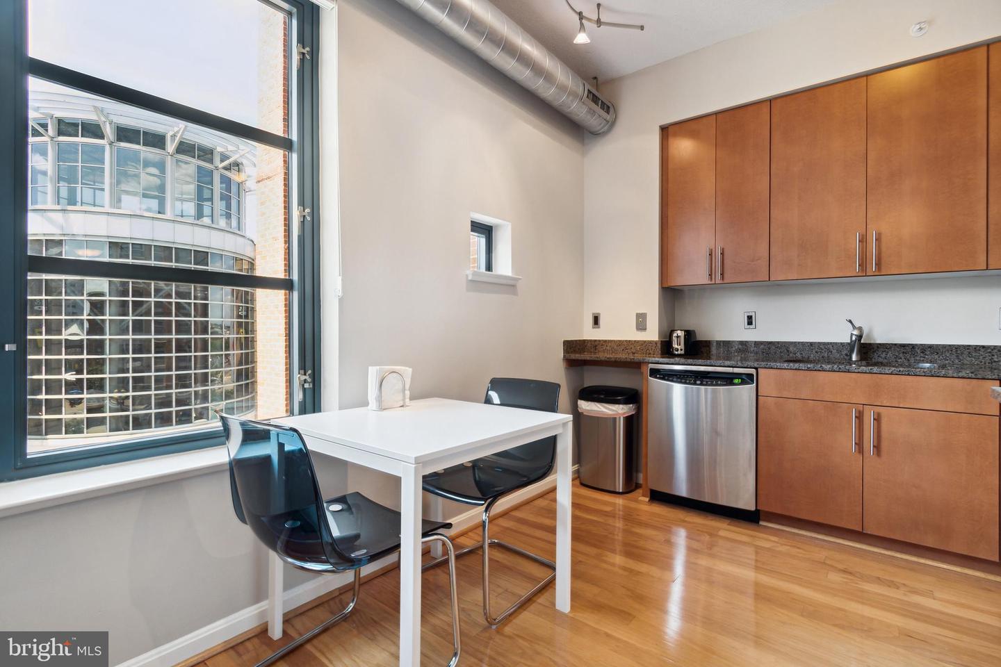 1390 Kenyon St NW #519