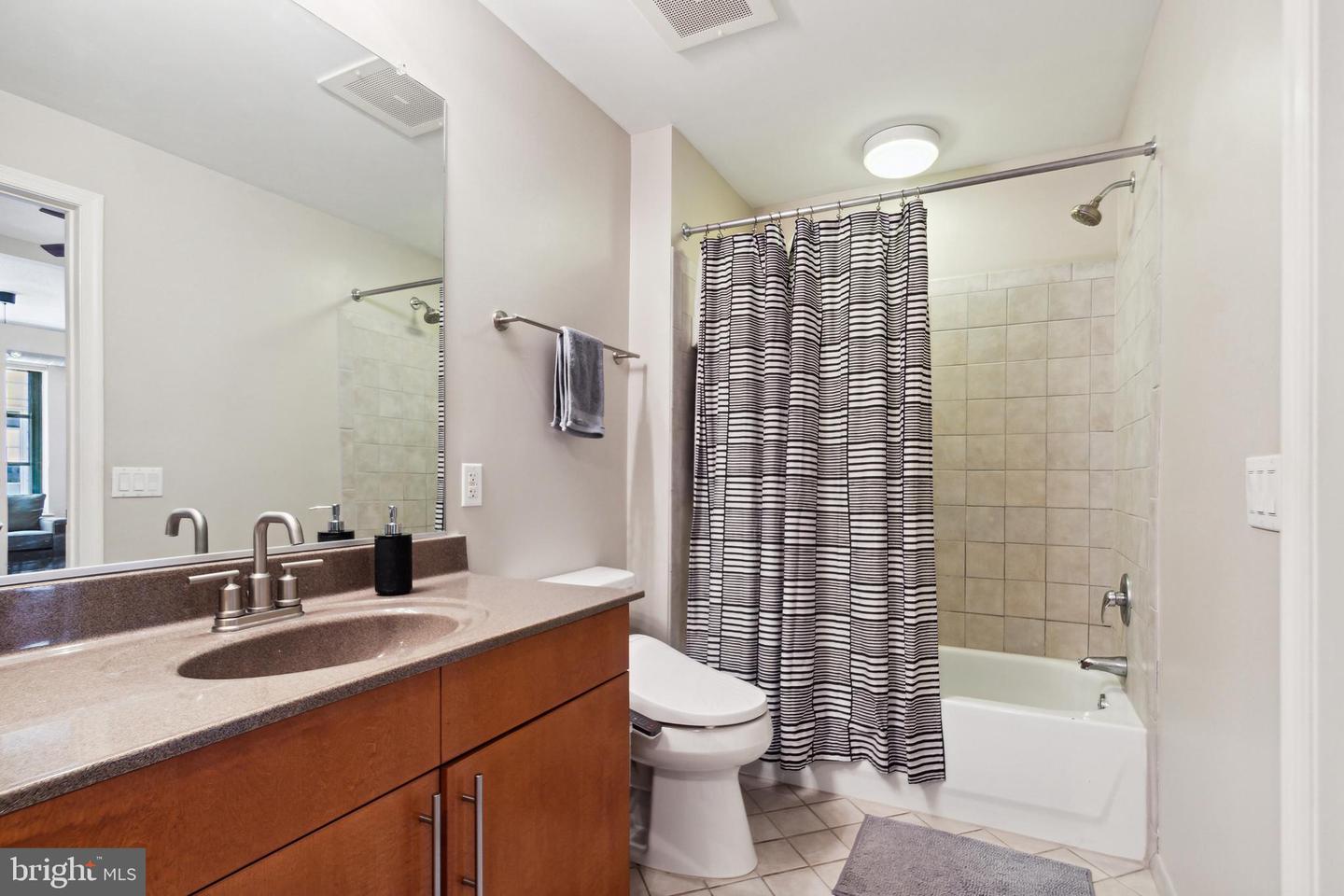 1390 Kenyon St NW #519