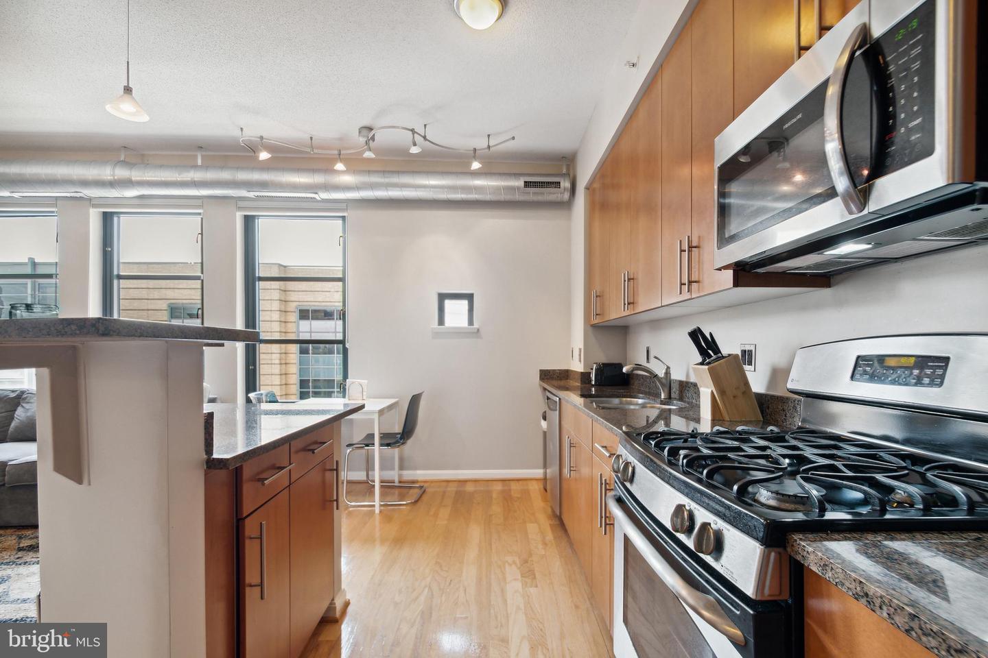 1390 Kenyon St NW #519