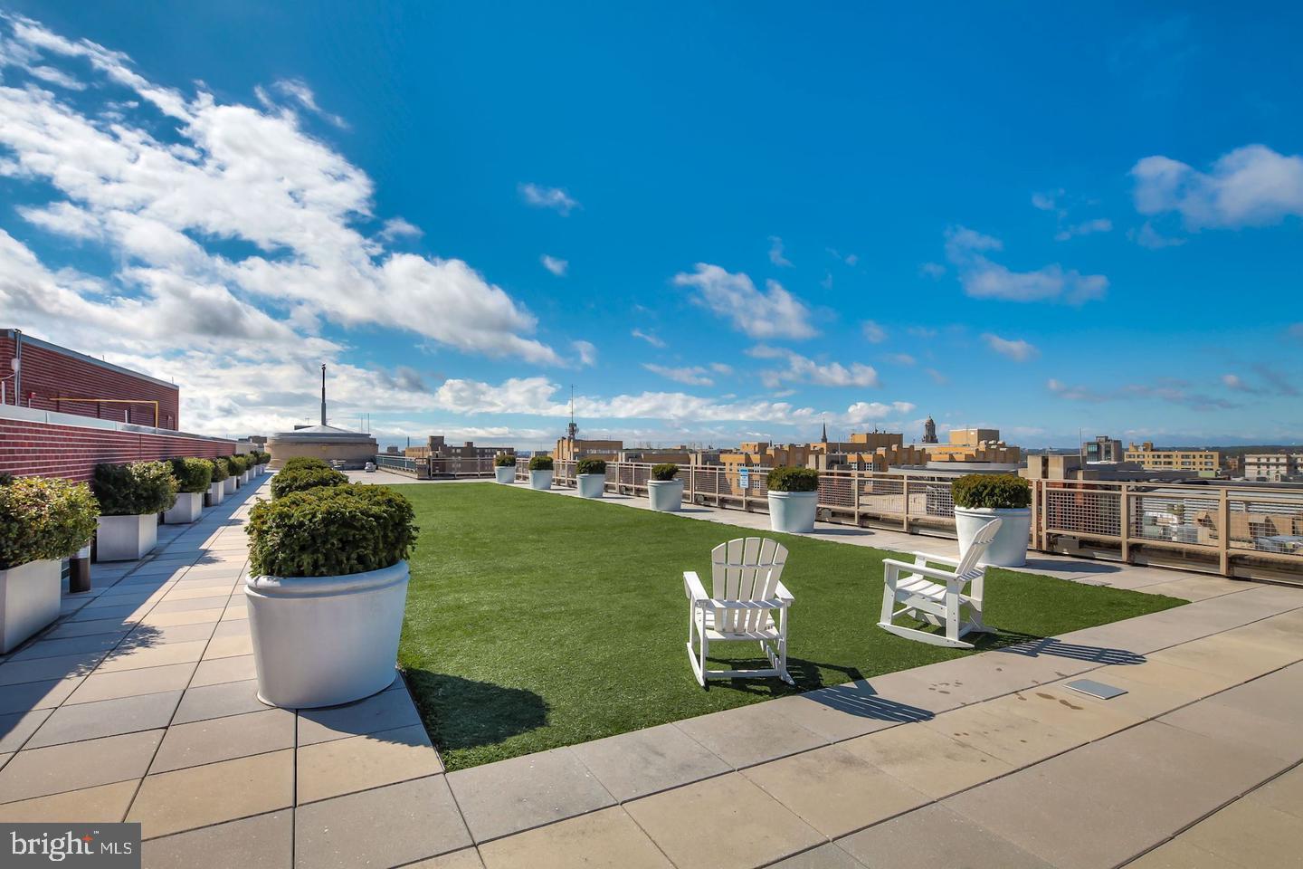 1390 Kenyon St NW #519