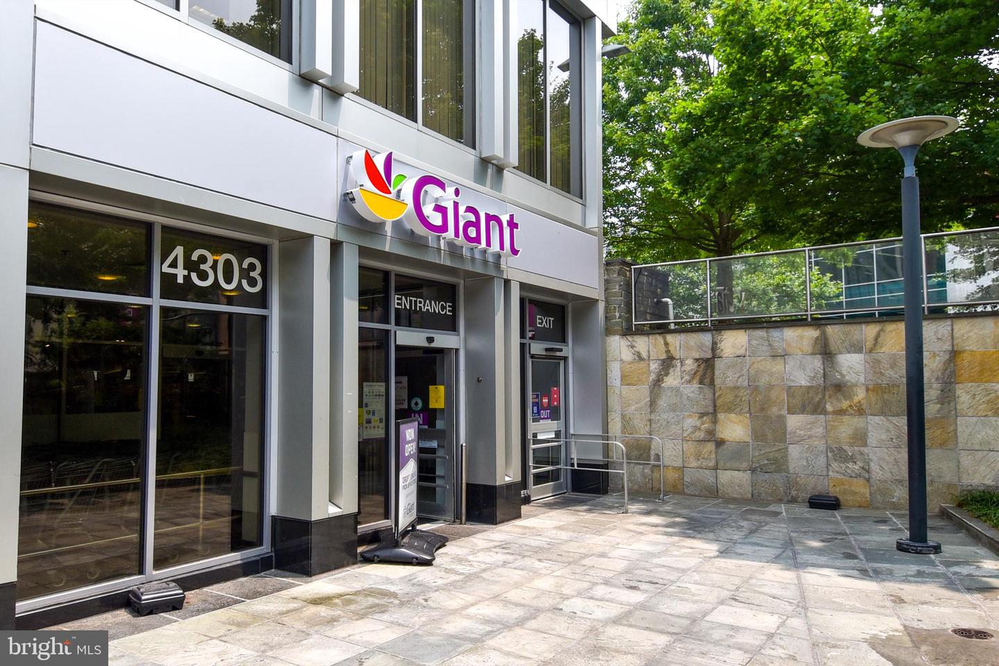 2939 van Ness St NW #922