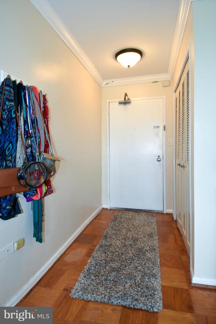 2939 van Ness St NW #922