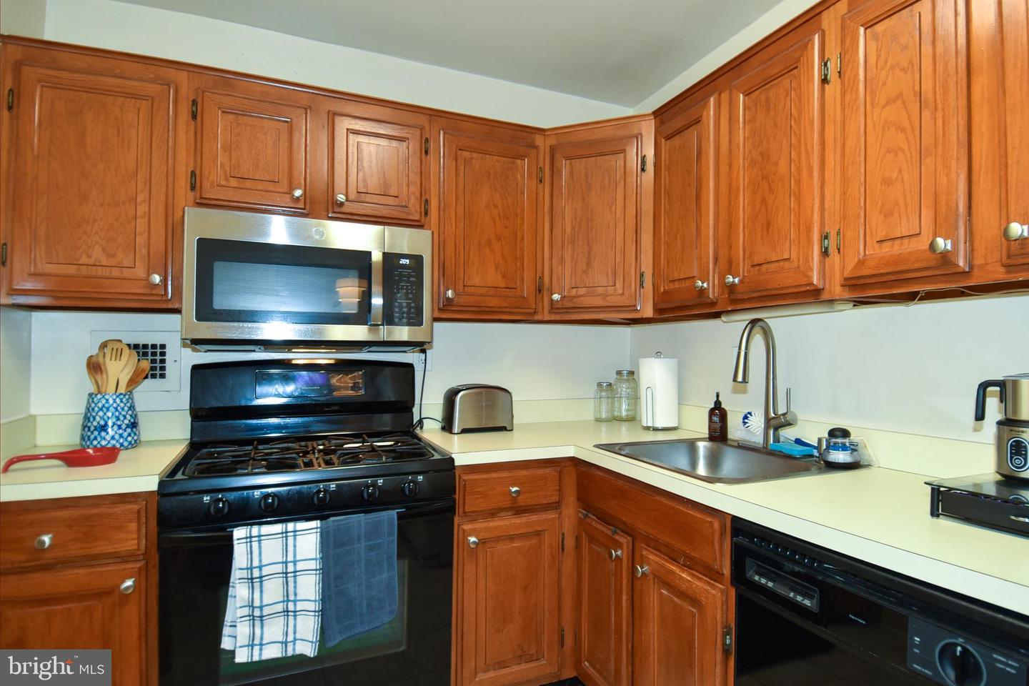 2939 van Ness St NW #922