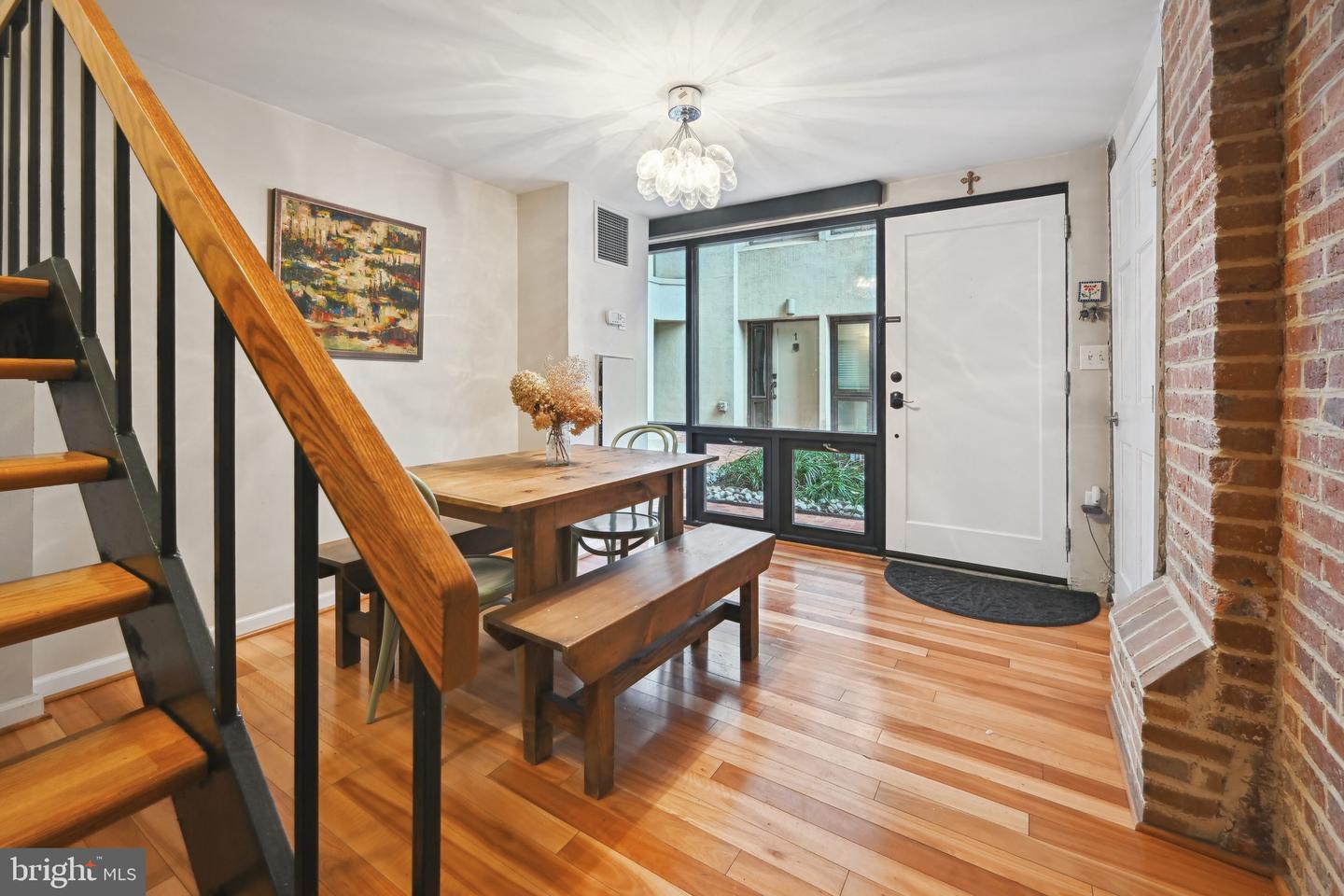 1615 Q St NW #T4