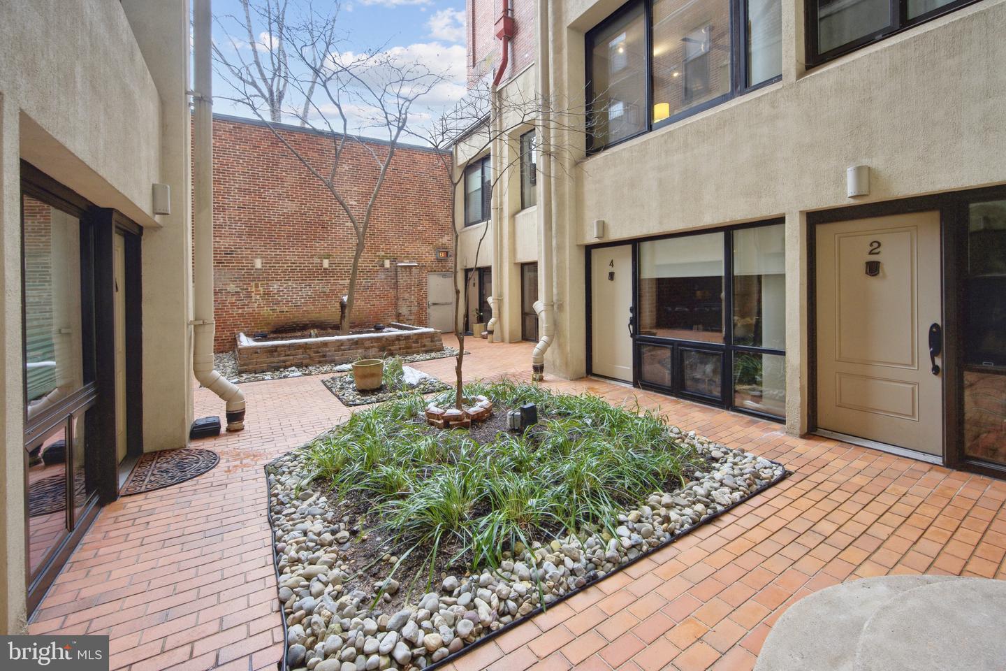 1615 Q St NW #T4