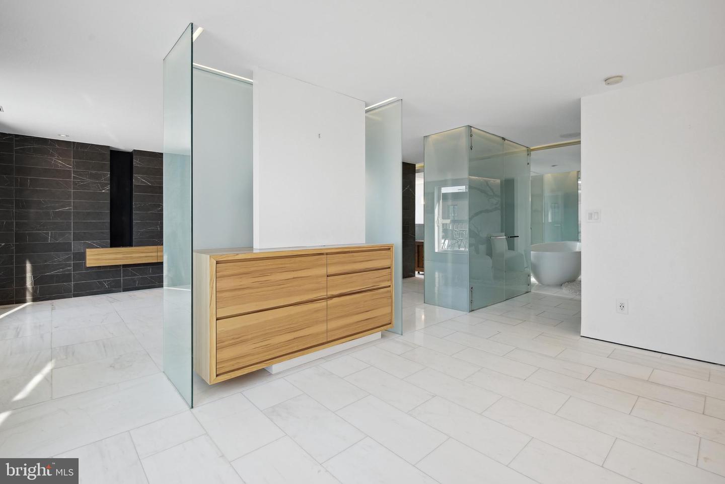 1045 31st St NW #506