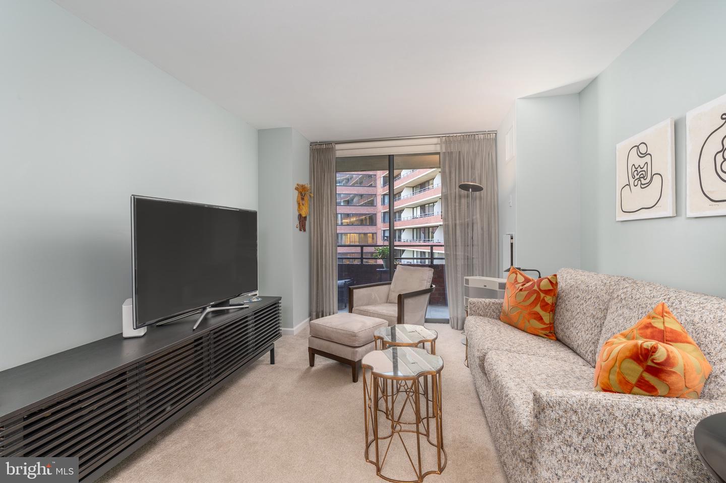 2555 Pennsylvania Ave NW #501