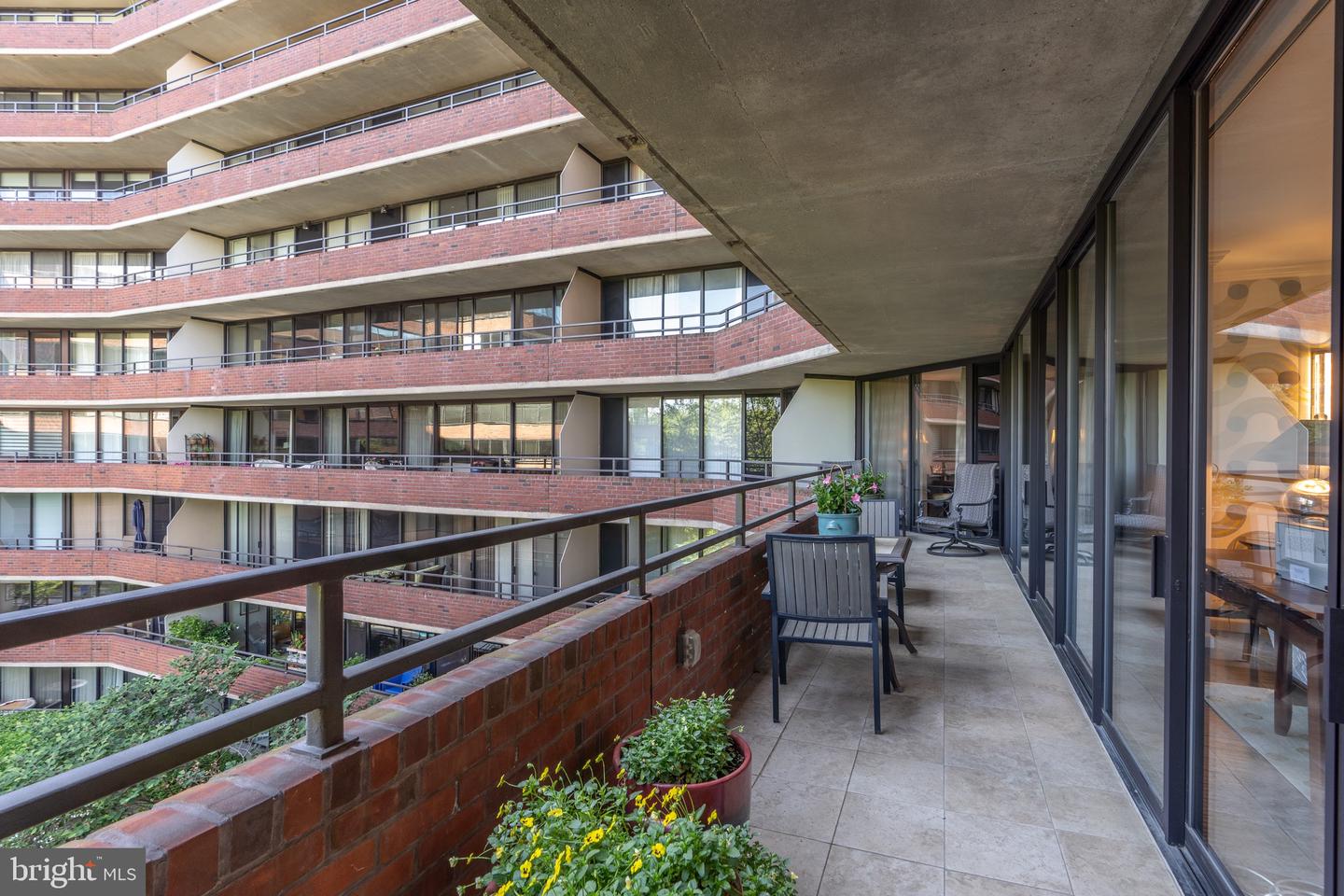 2555 Pennsylvania Ave NW #501
