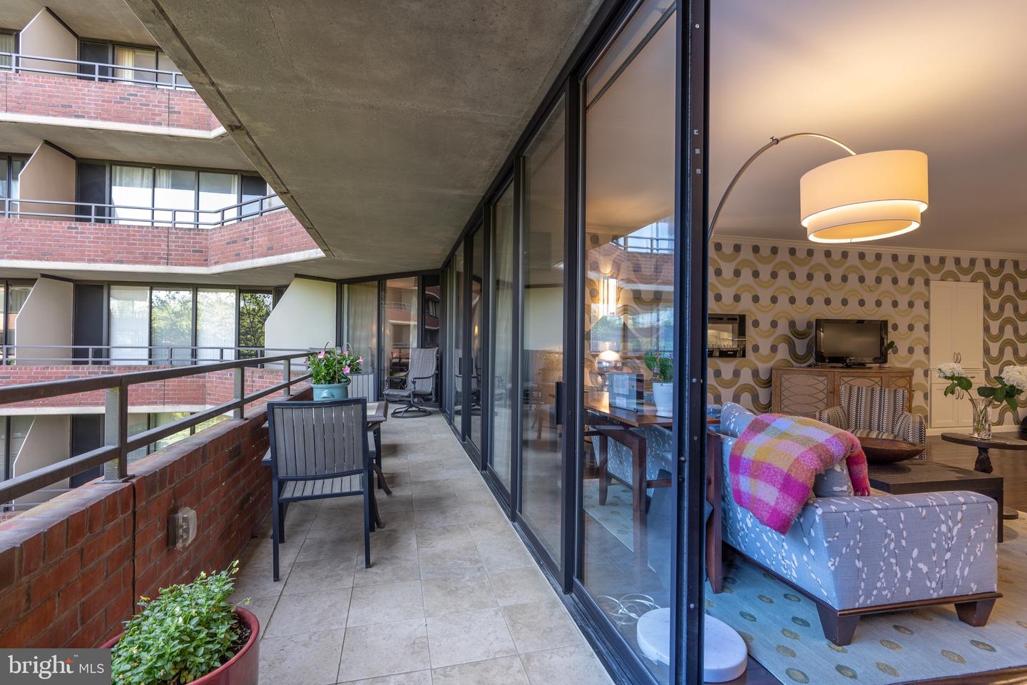 2555 Pennsylvania Ave NW #501