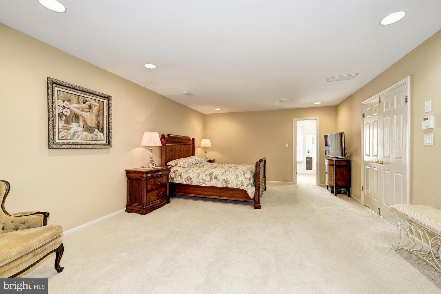 8804 Seven Locks Rd