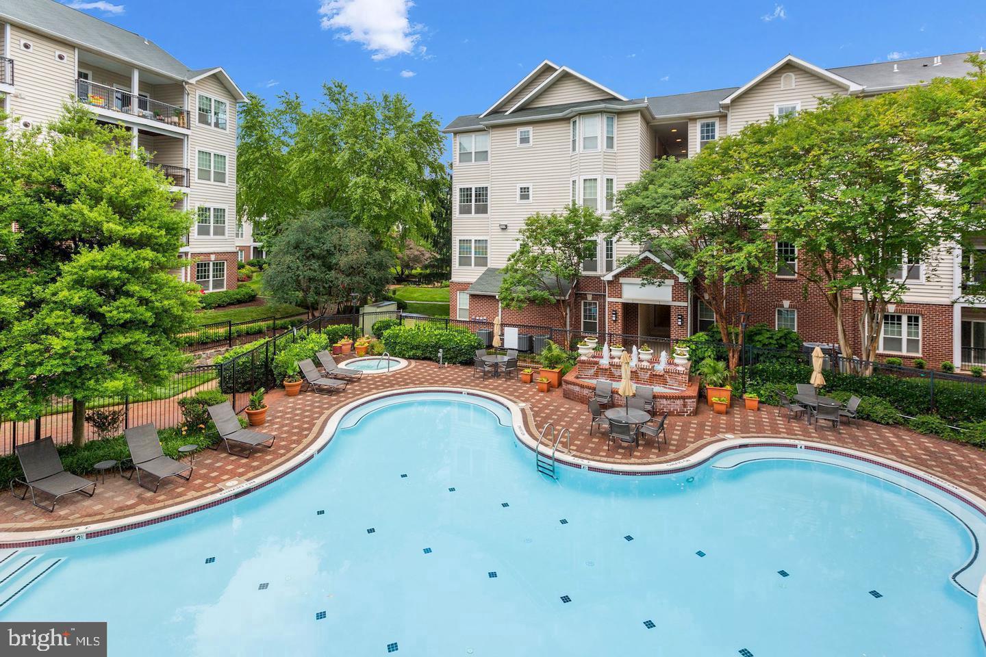 1521 Spring Gate Dr #10203