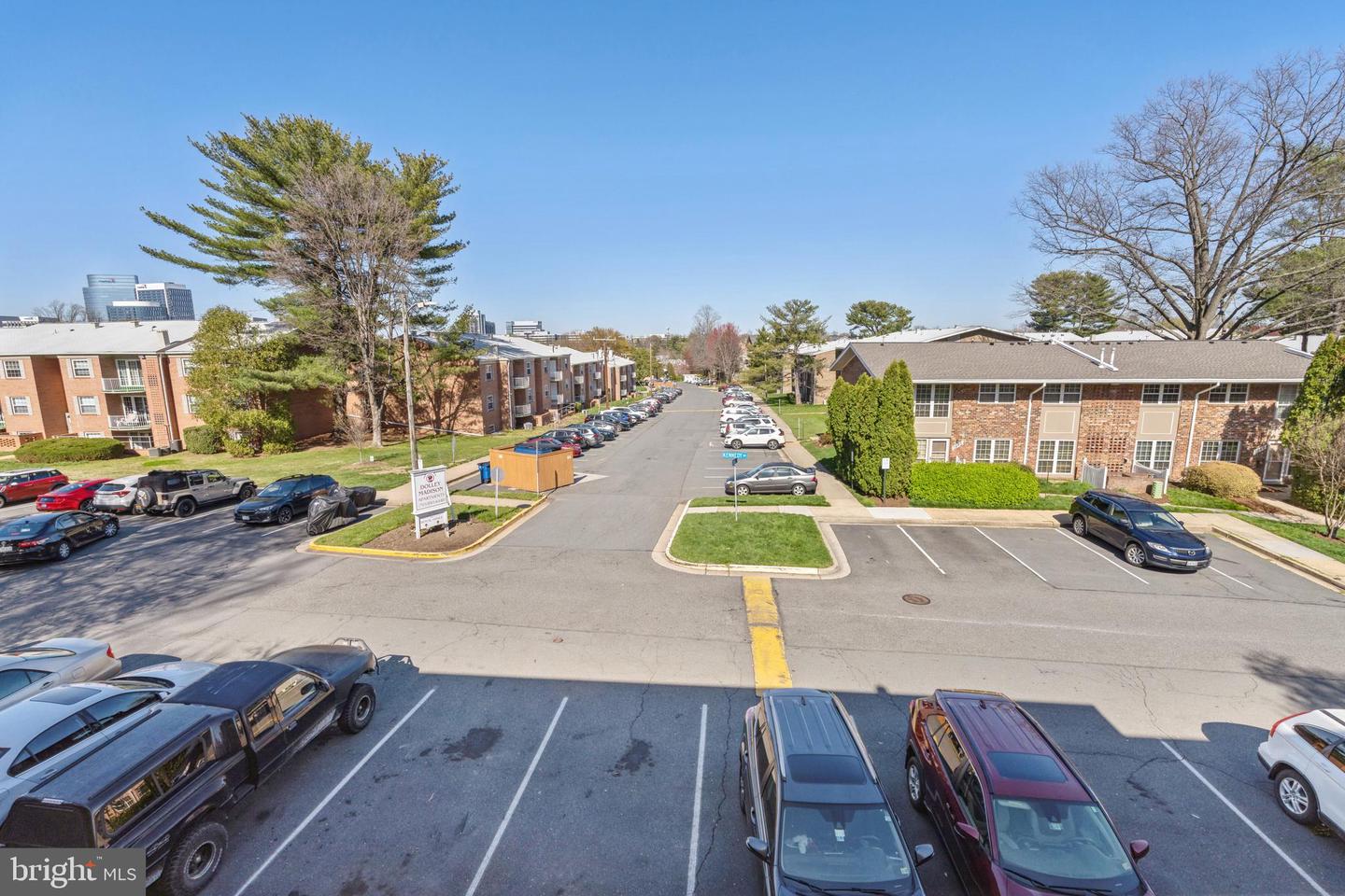 1942 Kennedy Dr #203