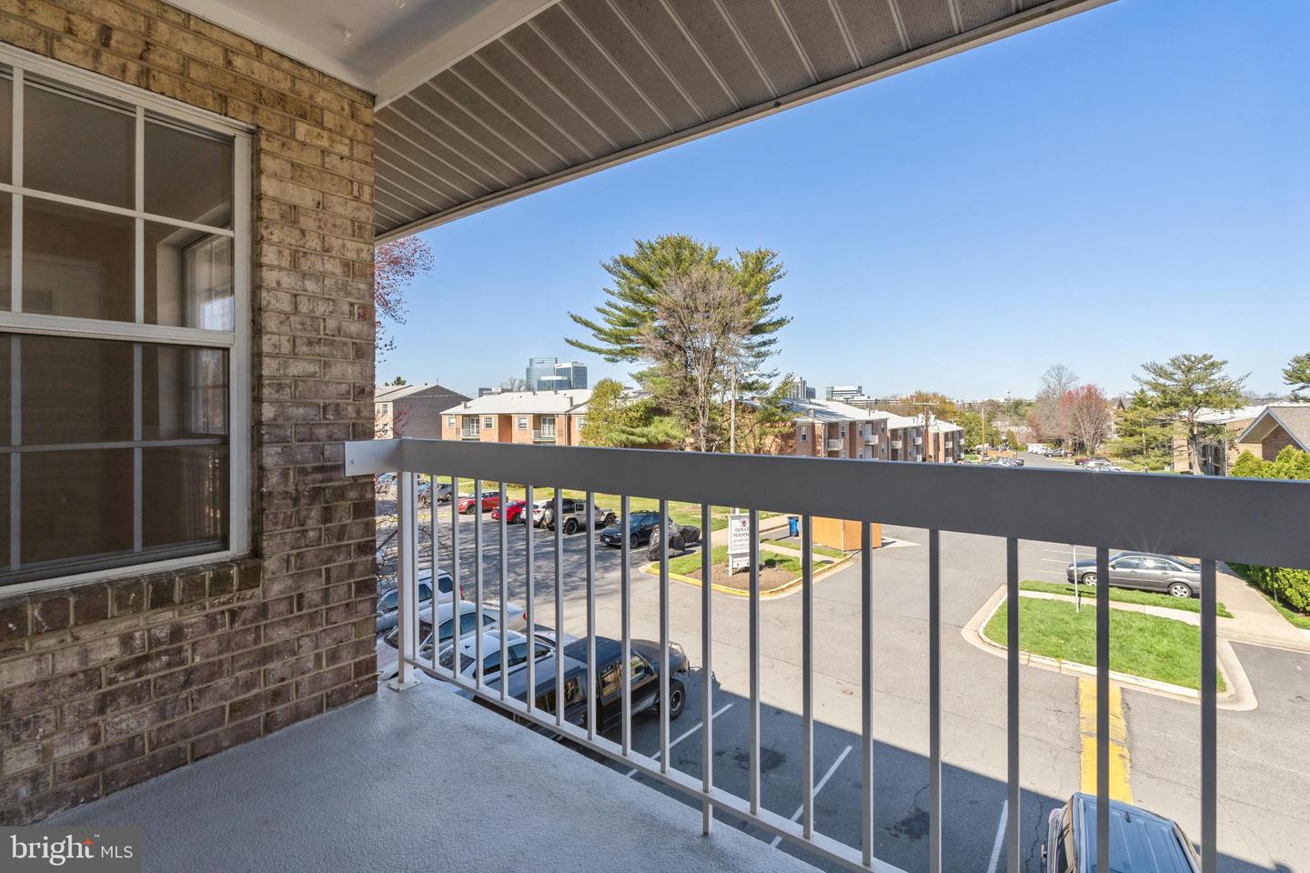 1942 Kennedy Dr #203
