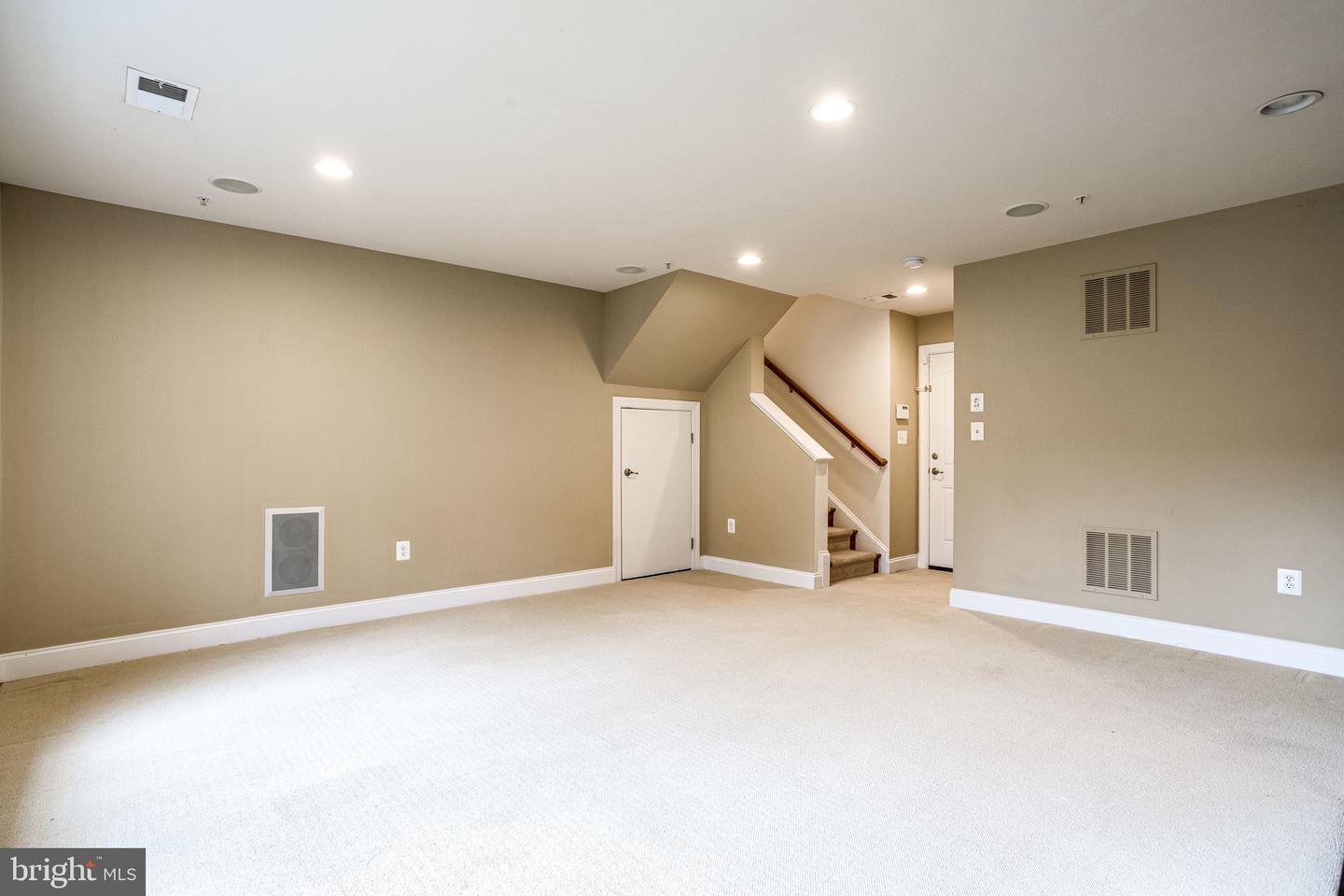 7997 RESERVE WAY