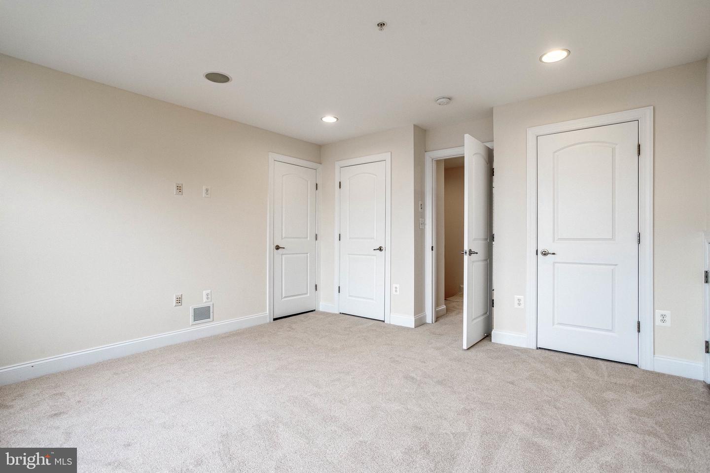 7997 RESERVE WAY