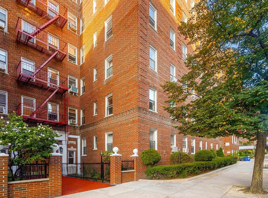 63109 Saunders Street Unit: 3A