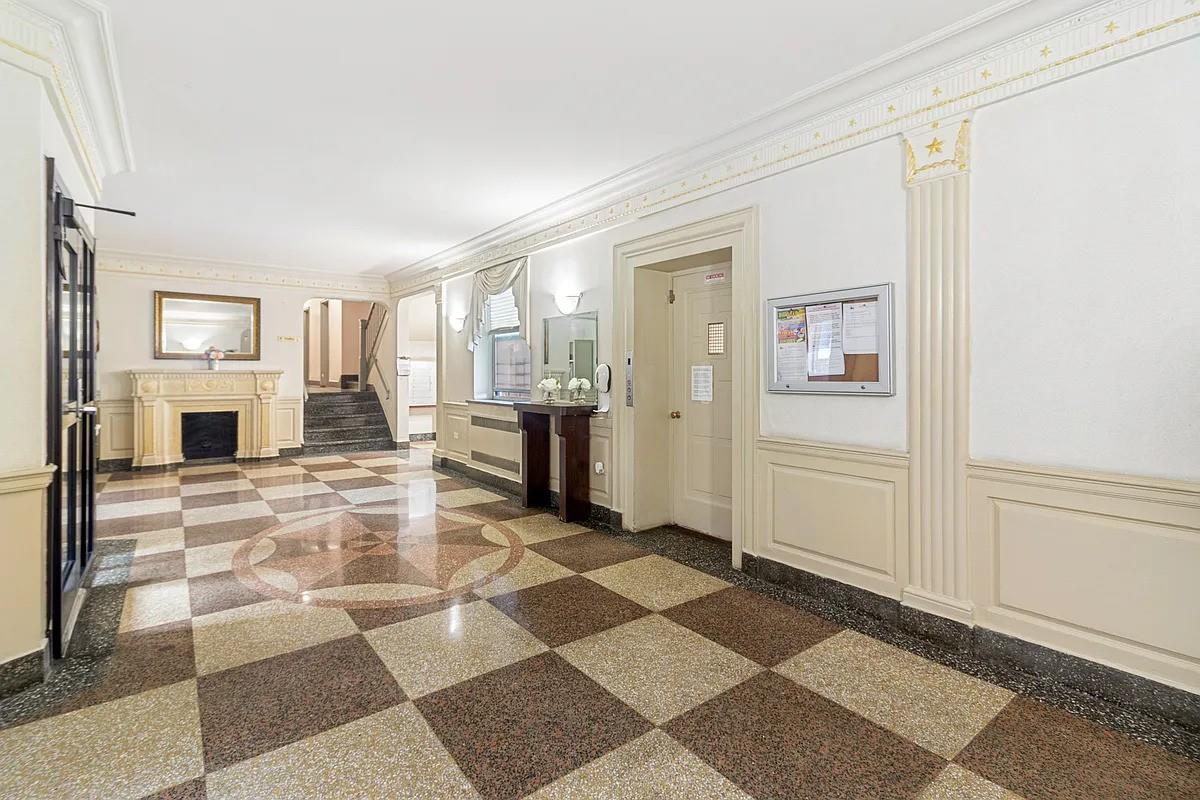 63109 Saunders Street Unit: 3A