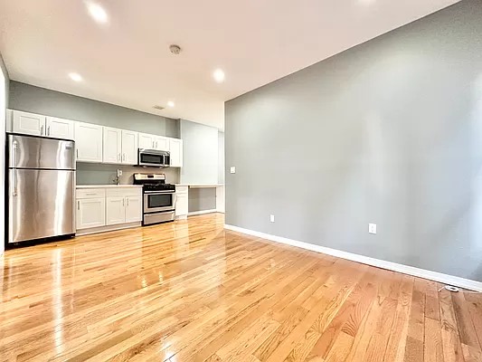 48-30 41st Street 3R