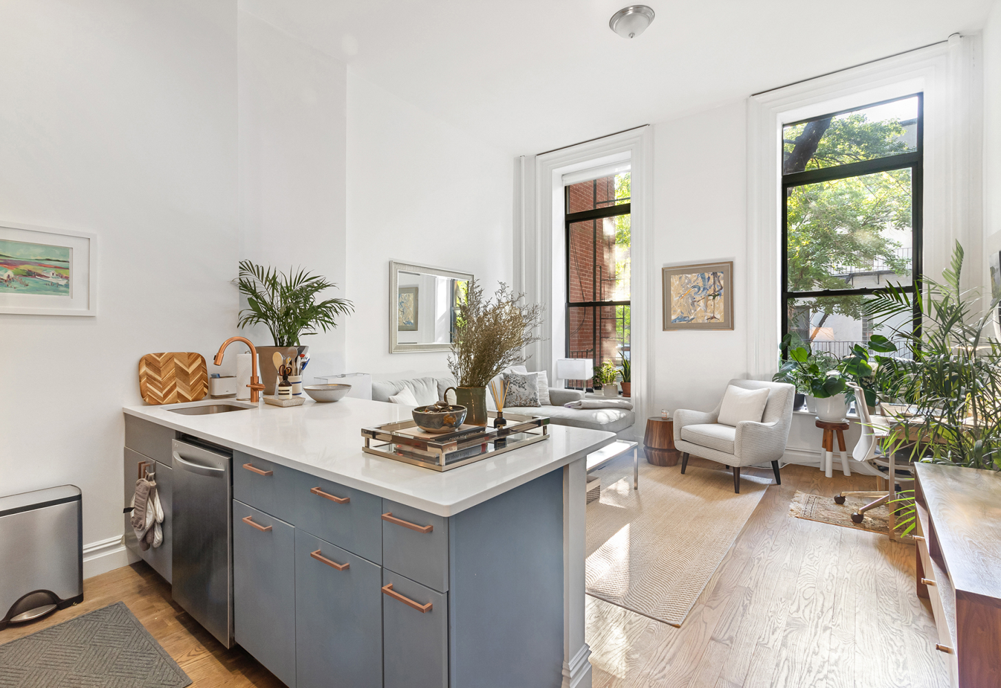 144 WILLOW Street 2R