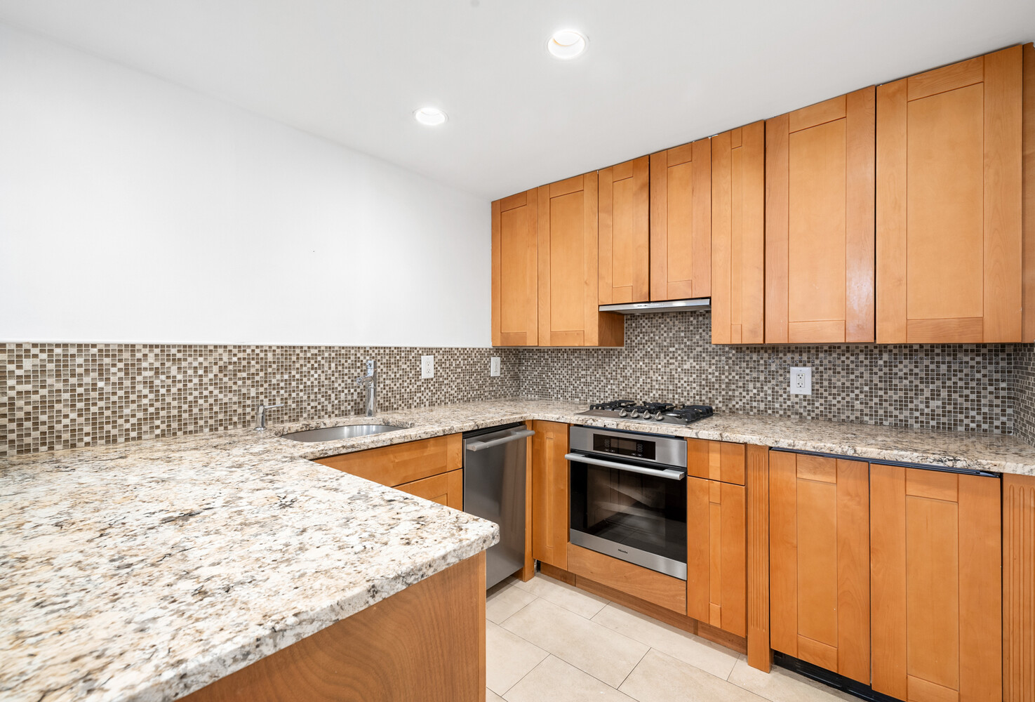 200 W 20TH Street 902