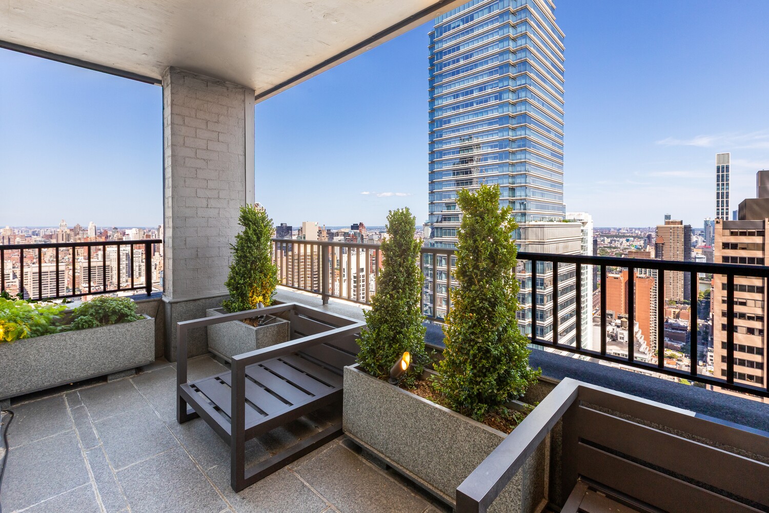 117 E 57TH Street 49D/51D