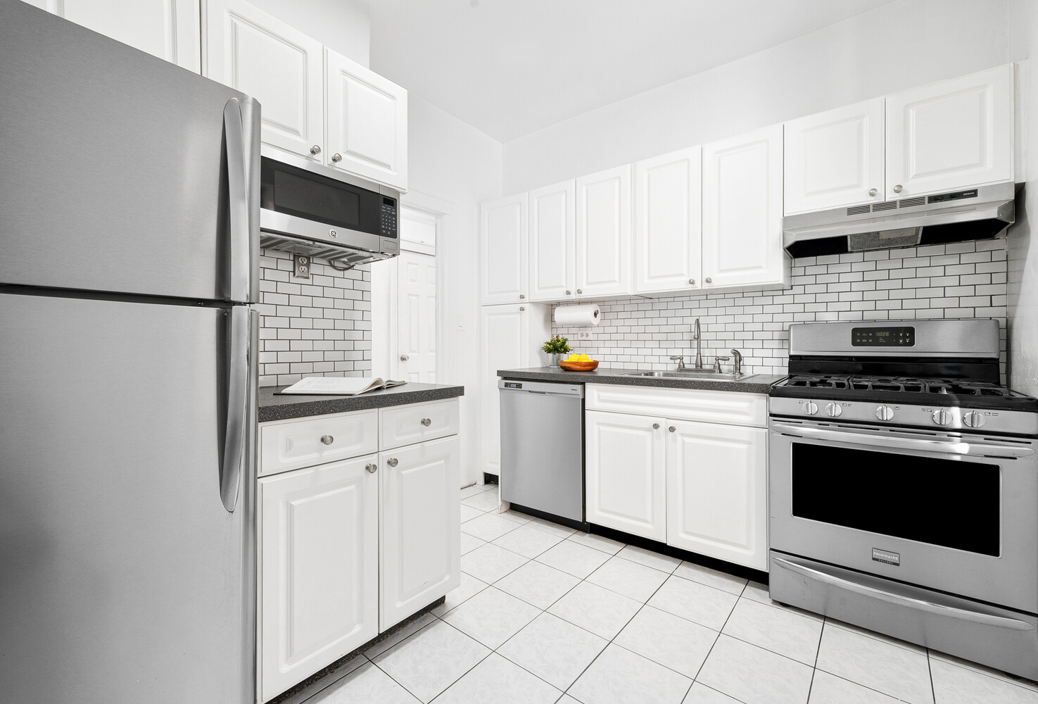 41-42 42ND Street E4