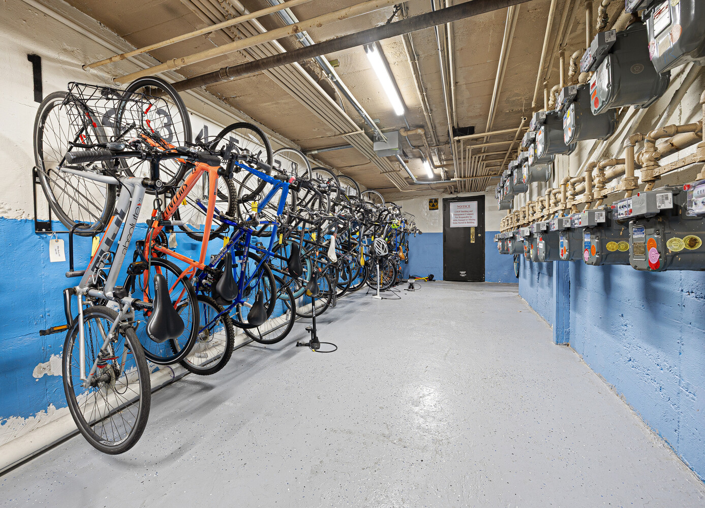 41-42 42ND Street E4