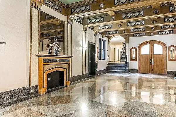 41-42 42ND Street E4