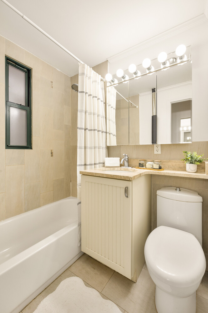 88 HORATIO Street APT3B