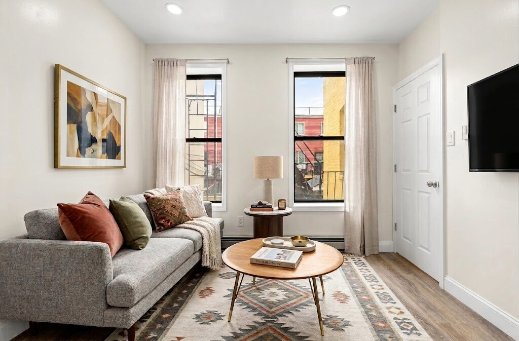 15 N ELLIOTT Place 2
