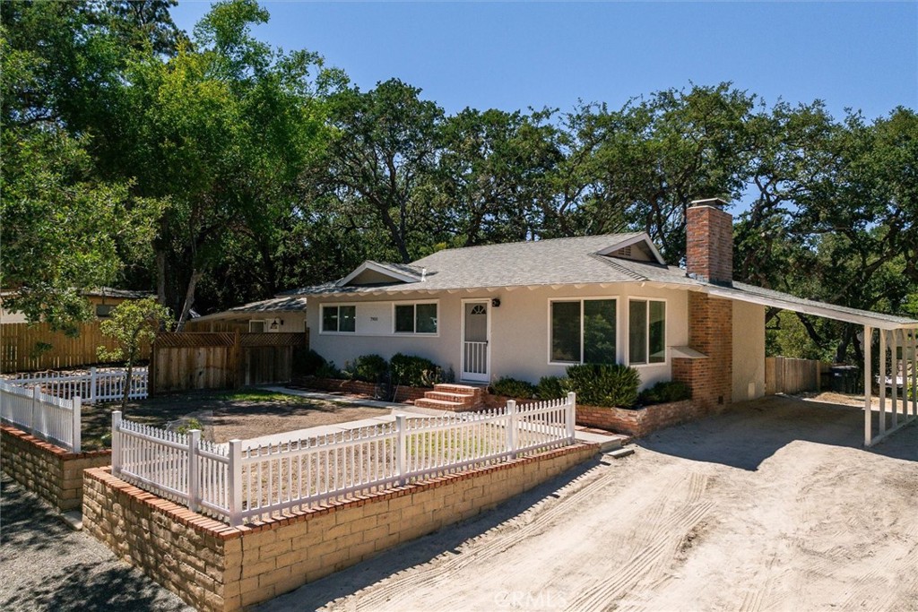 7900 El Retiro Avenue