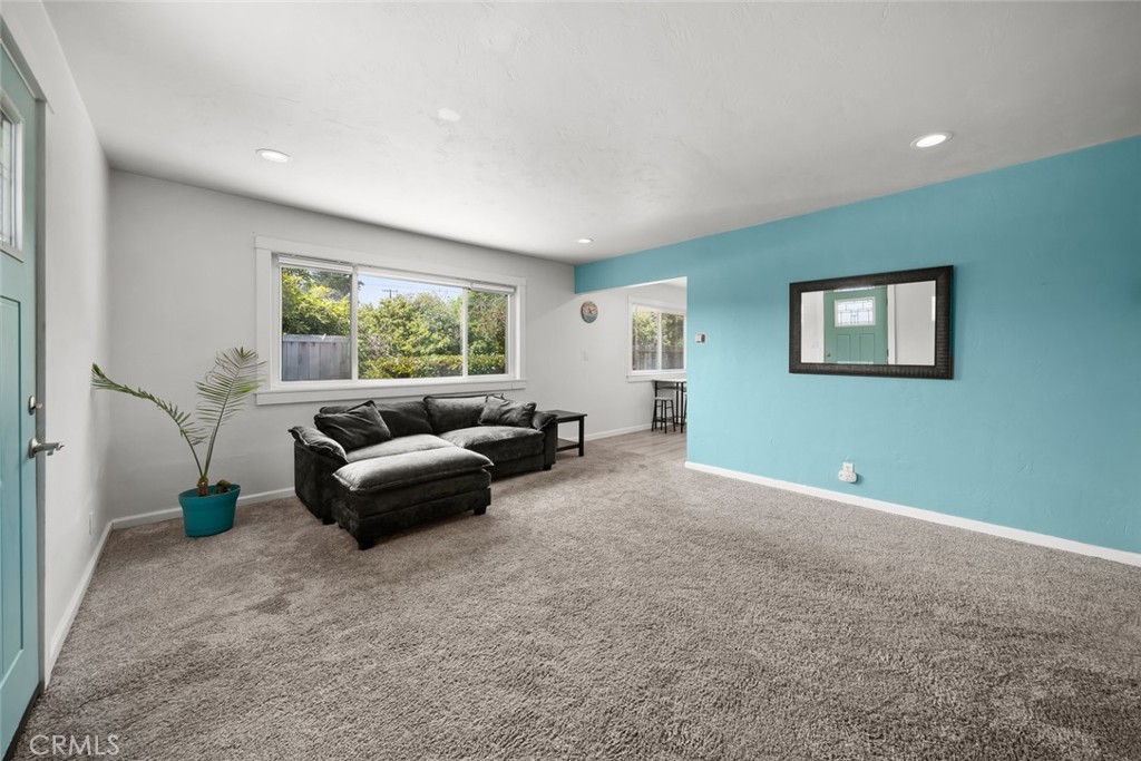 870 El Moro Avenue