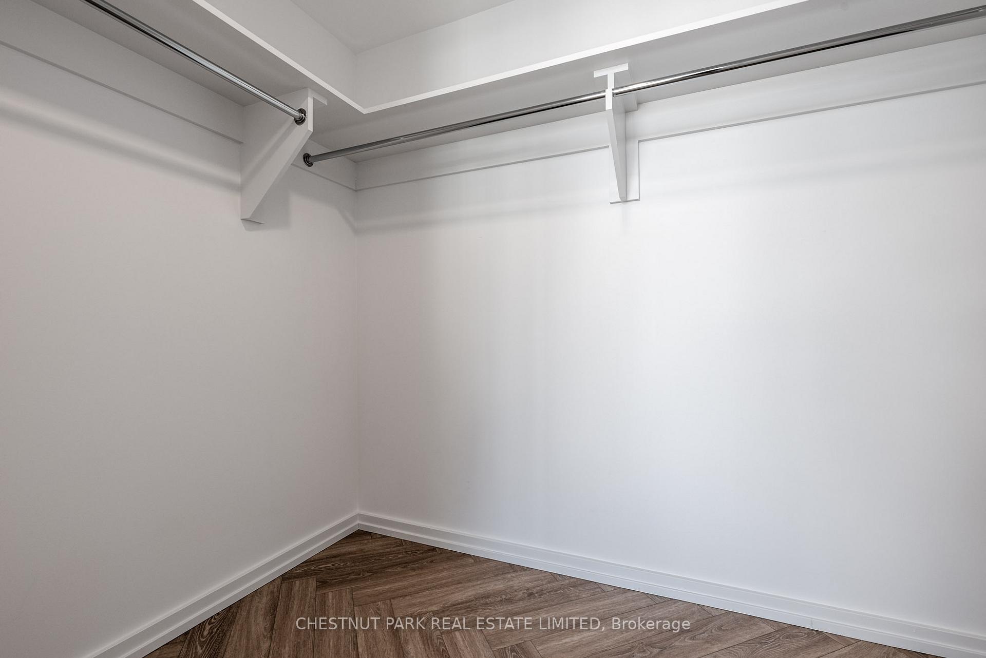 180 University Ave Unit: 1906