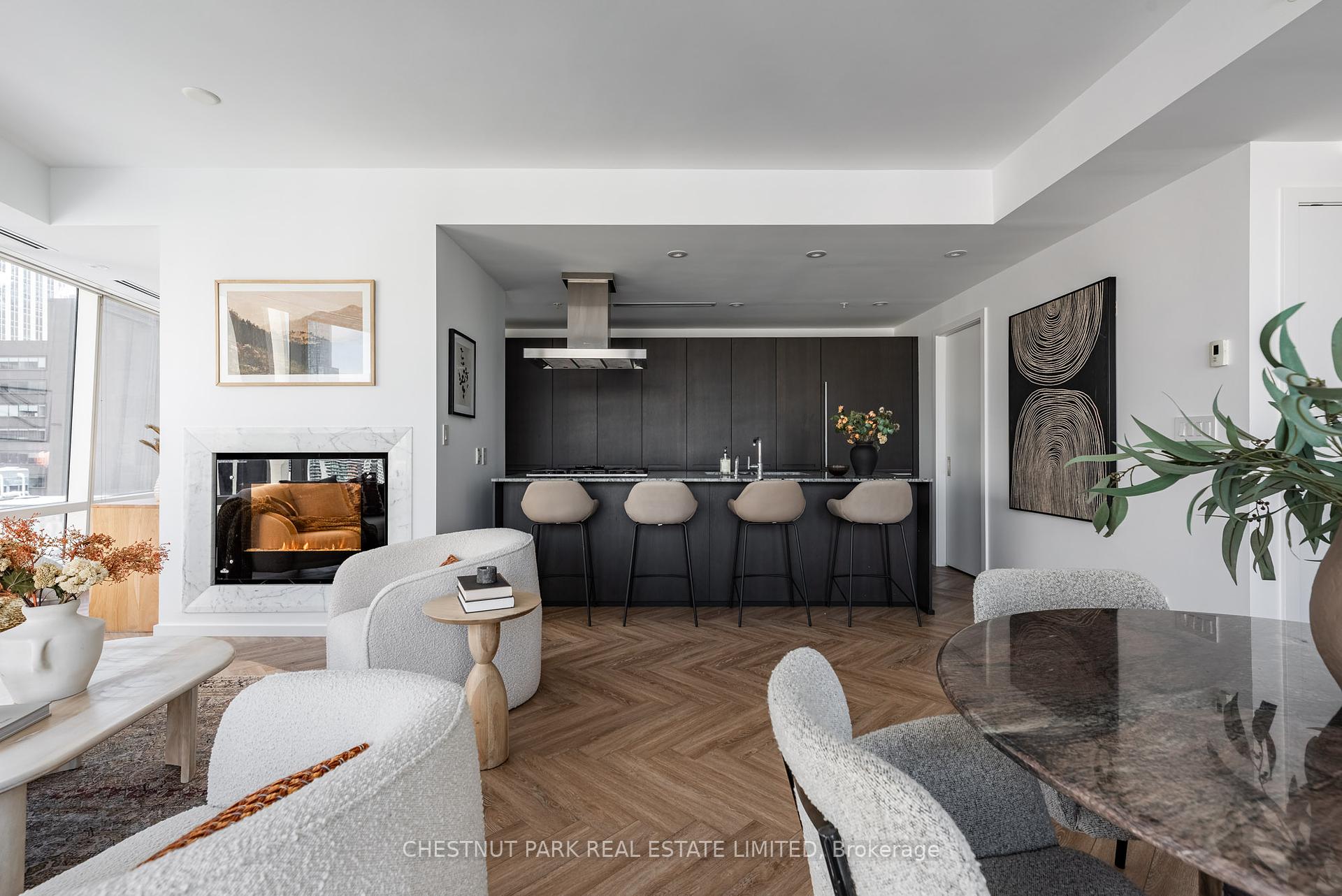 180 University Ave Unit: 1906