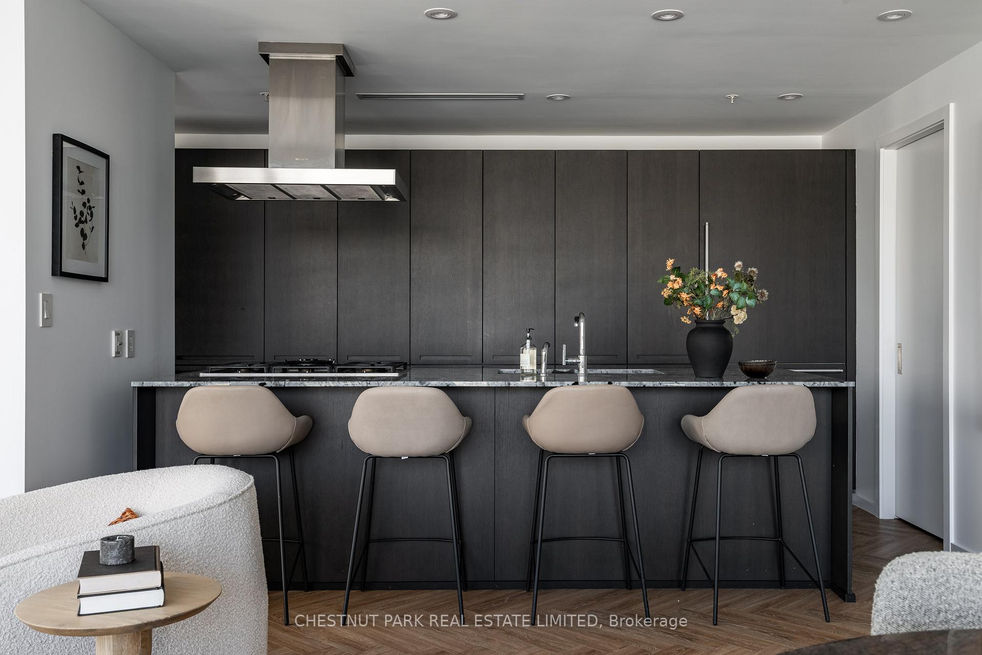 180 University Ave Unit: 1906