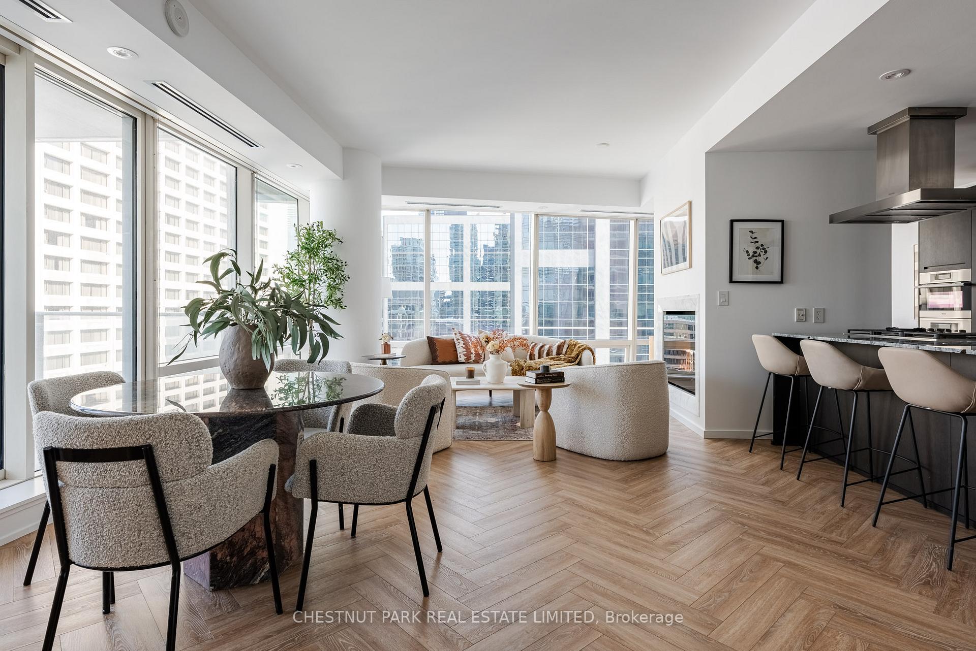 180 University Ave Unit: 1906