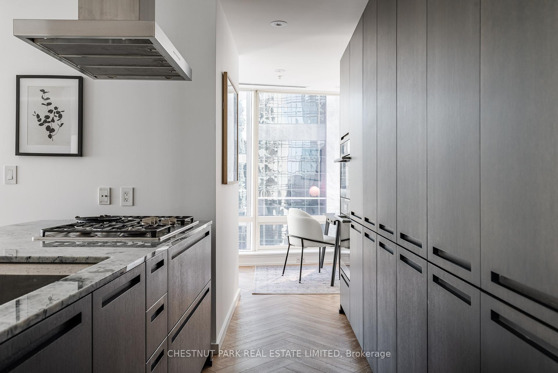 180 University Ave Unit: 1906