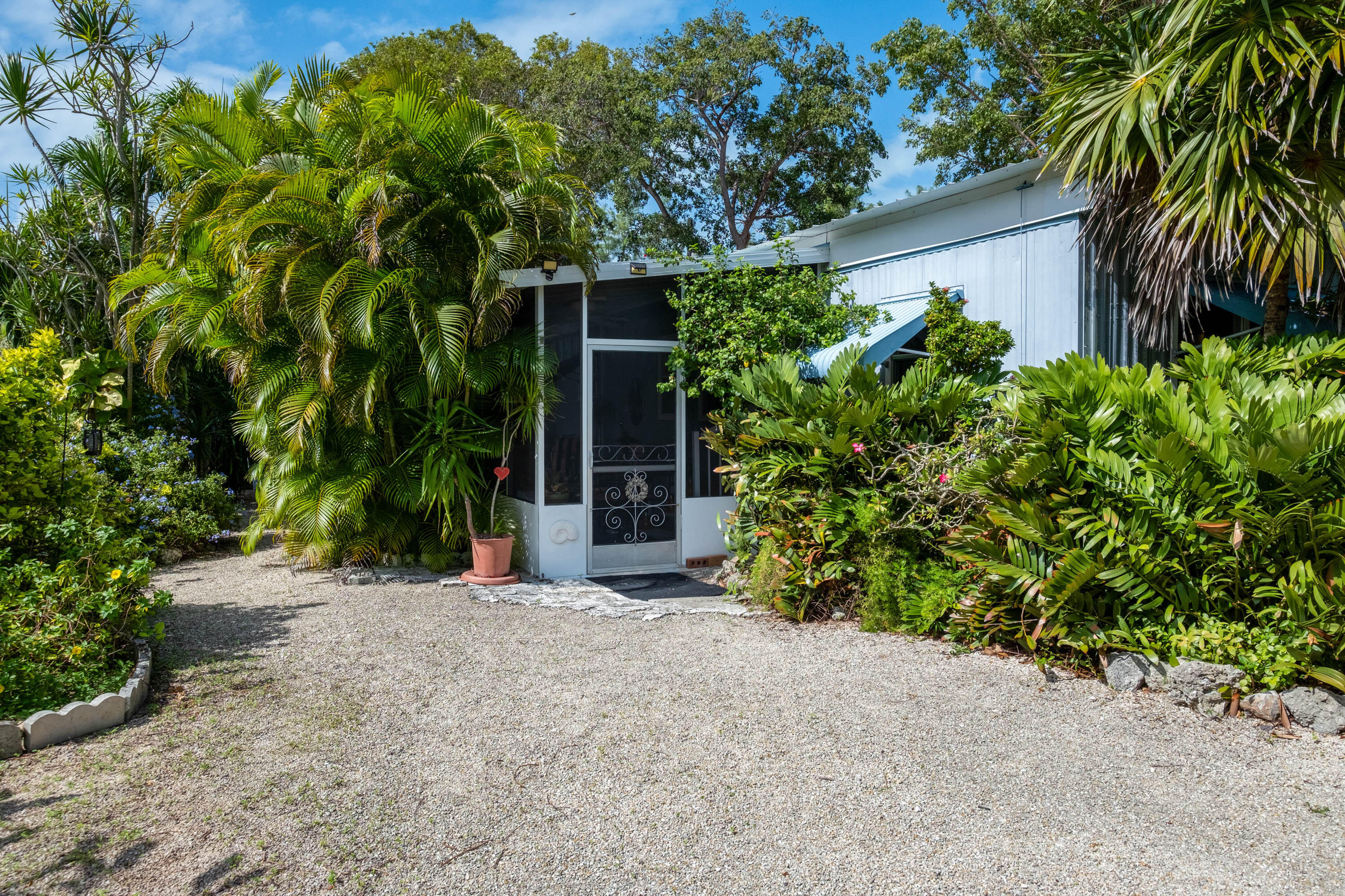 215 Antigua Road