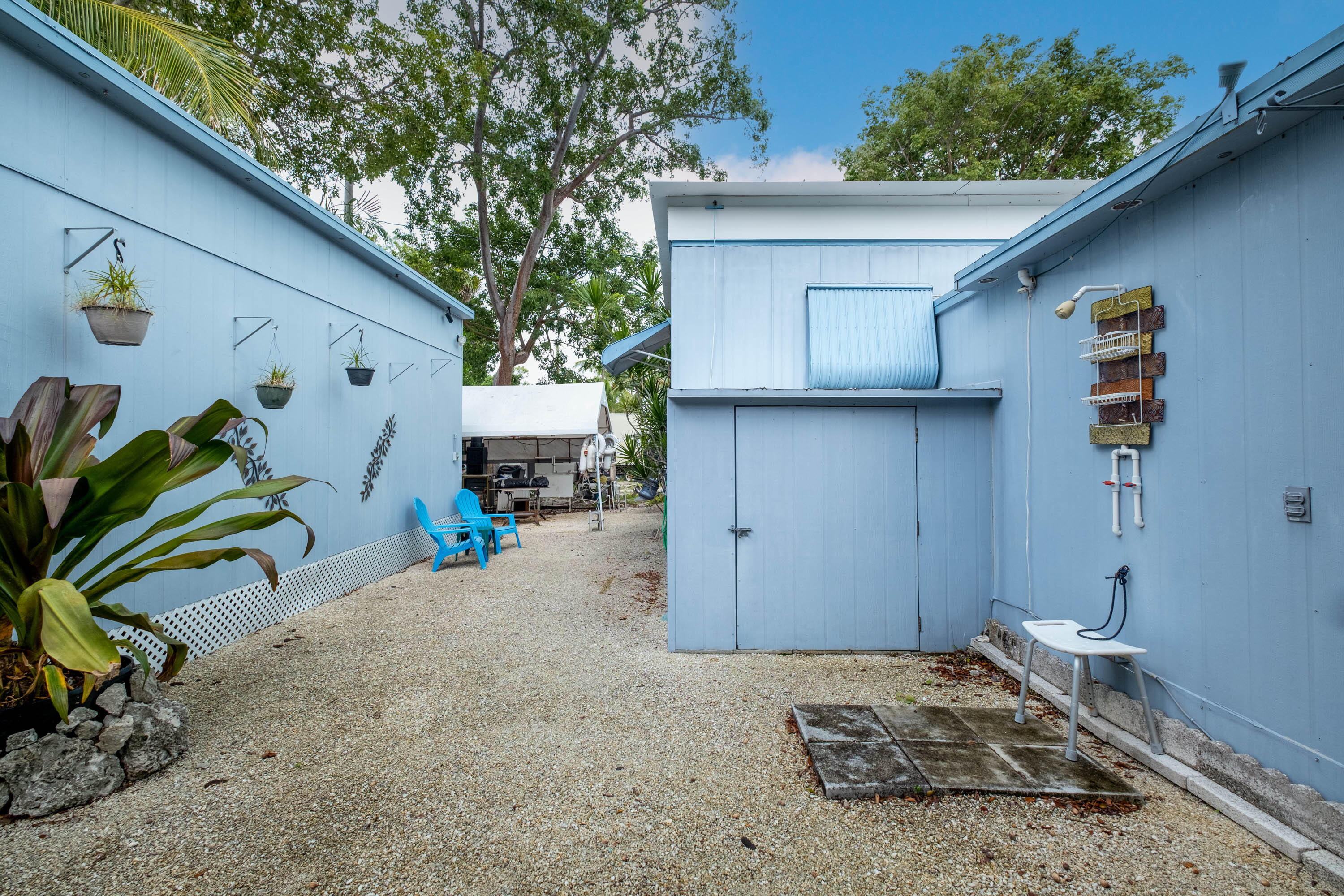 215 Antigua Road