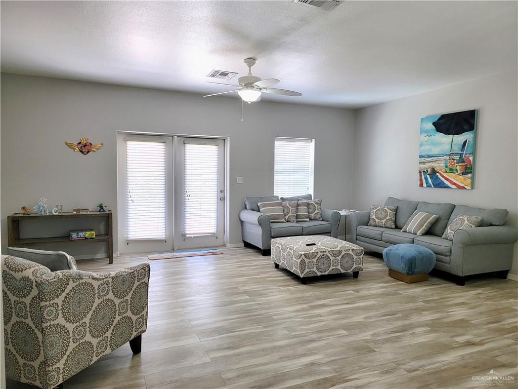 126 E Hibiscus Street