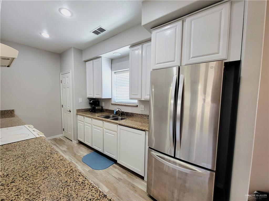 126 E Hibiscus Street