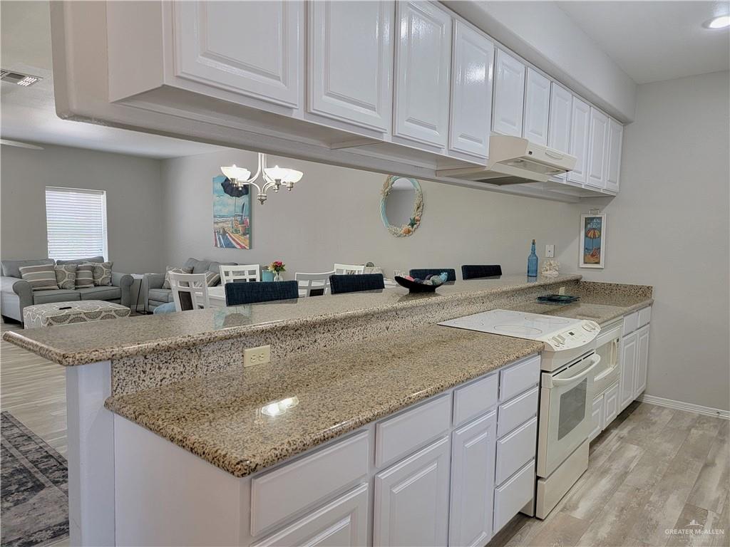 126 E Hibiscus Street