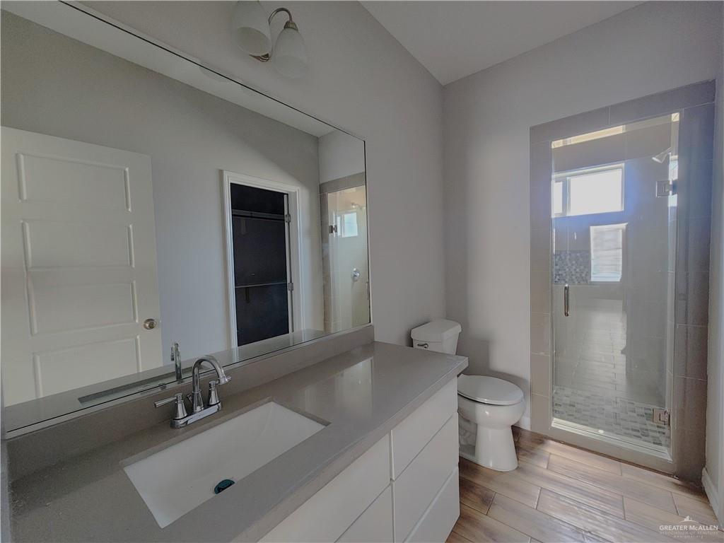 805 W Los Tesoros Drive