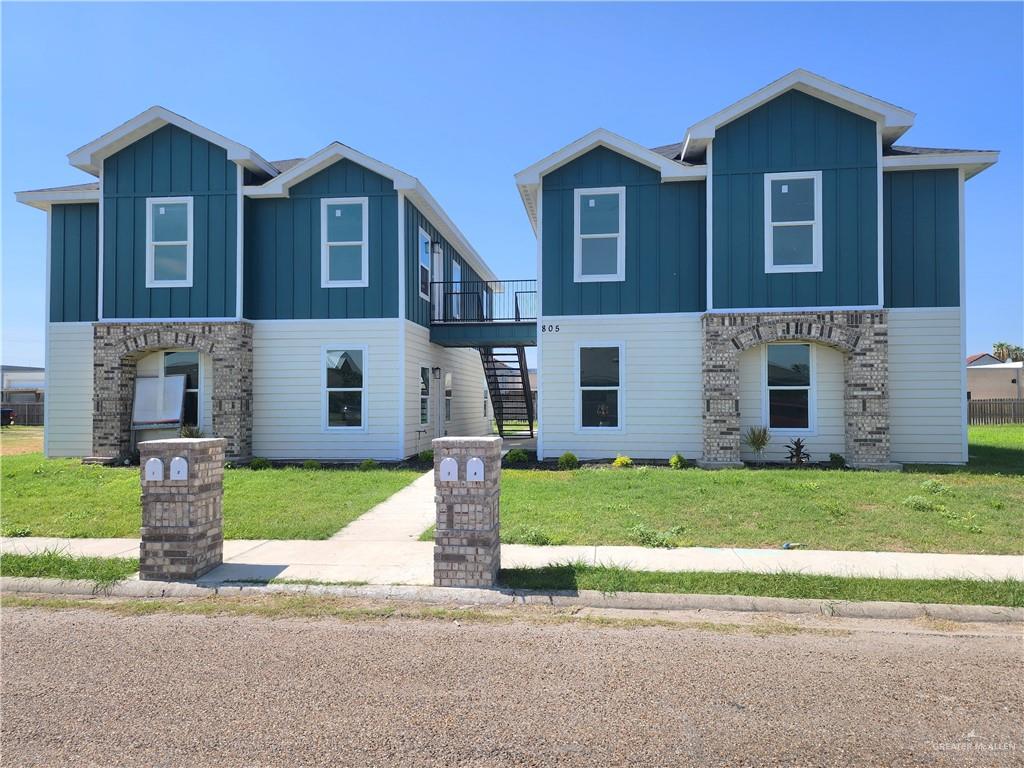 805 W Los Tesoros Drive