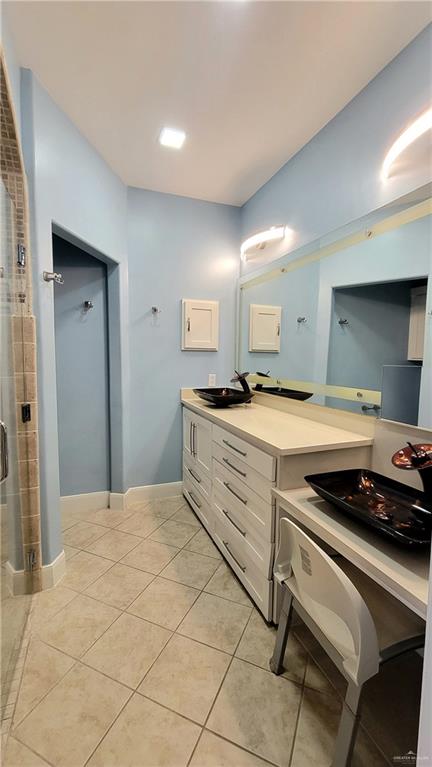 3429 E Country Club Drive