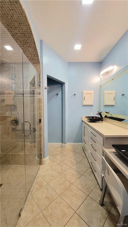 3429 E Country Club Drive