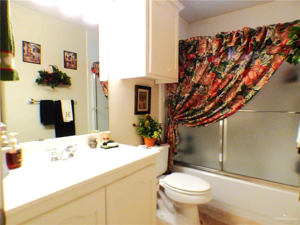 3319 Country Club Drive N